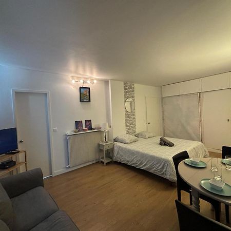 Appartement Des Champs Elysees Paříž Exteriér fotografie